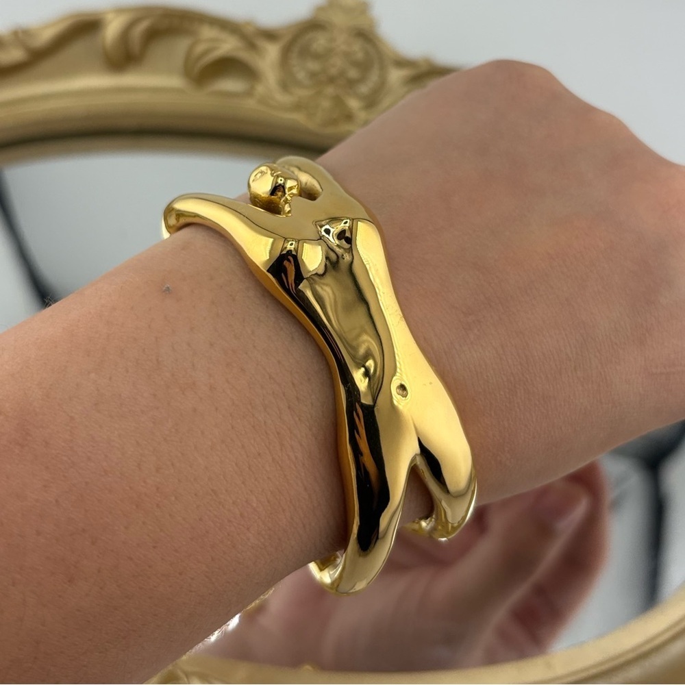 Gold-Tone Sculptural Cuff Bracelet ✨ - Picture 11 of 11